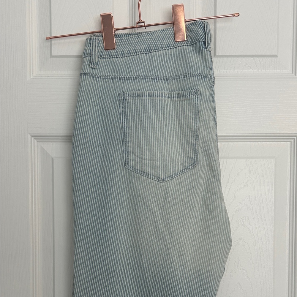 NWT Style & Co. Women's Light wash Straight Leg Jeans - Picture 6 of 7